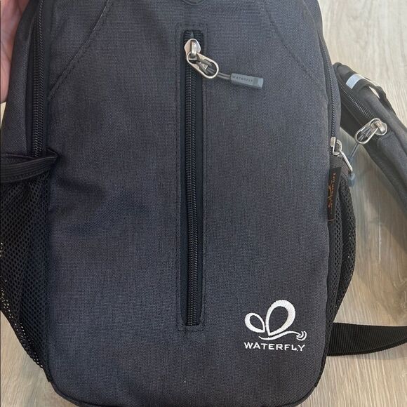 WATERFLY Crossbody Sling Backpack Travel Hiking Chest Bag Daypack - Picture 2 of 6